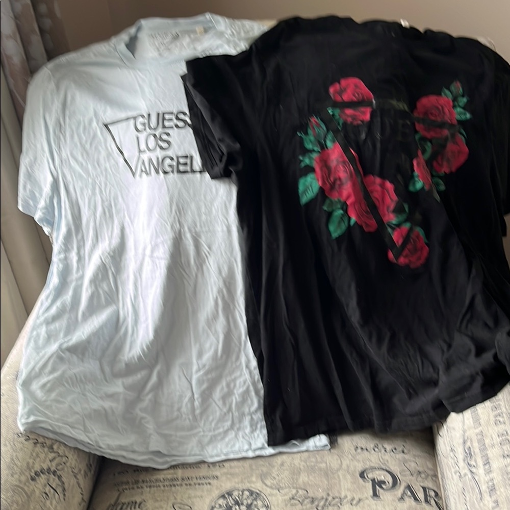 2 guess men’s Tee